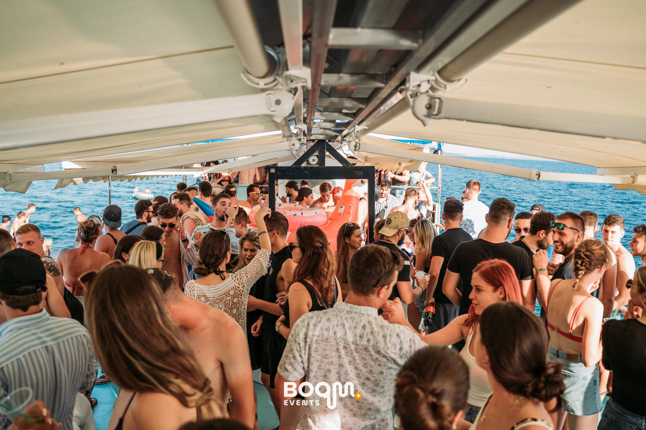 Pula: Boom Party Boat– Sunset Party Cruise Experience