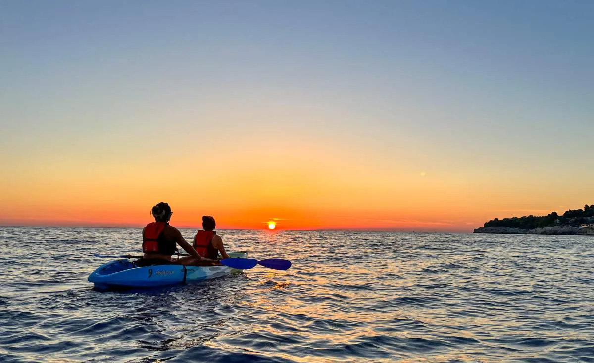 Pula: Sunset Kayak Tour – Paddle Into the Adriatic Sunset